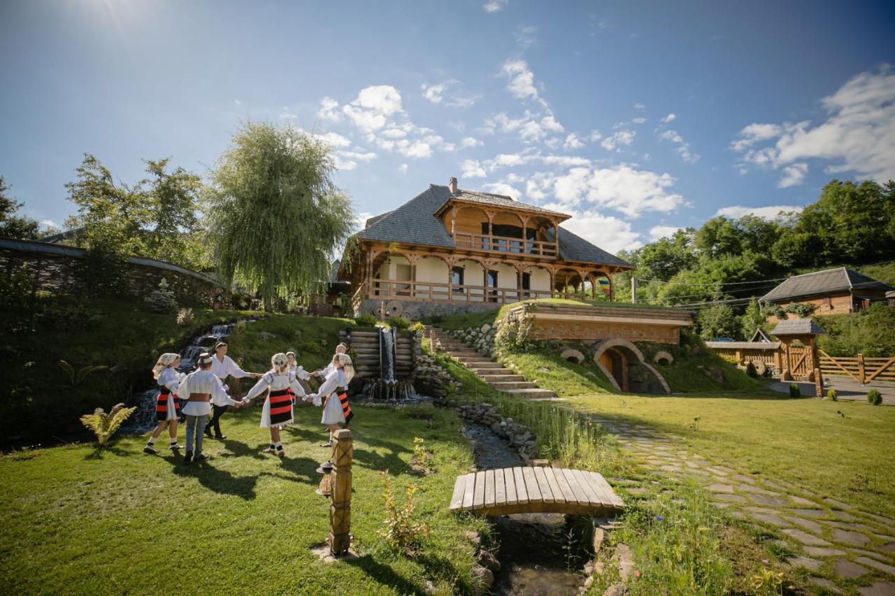 Glodeanca Hotel Buitenkant foto