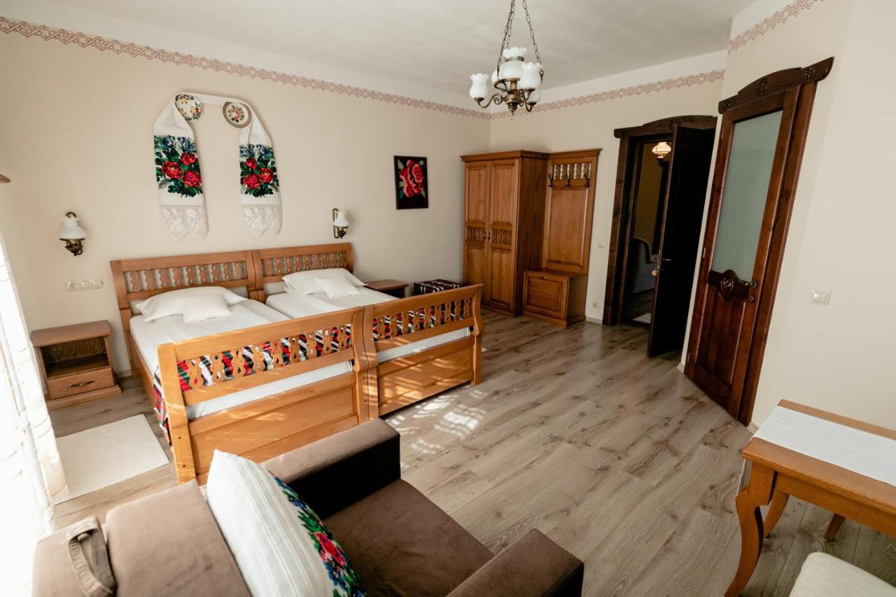 Glodeanca Hotel Buitenkant foto